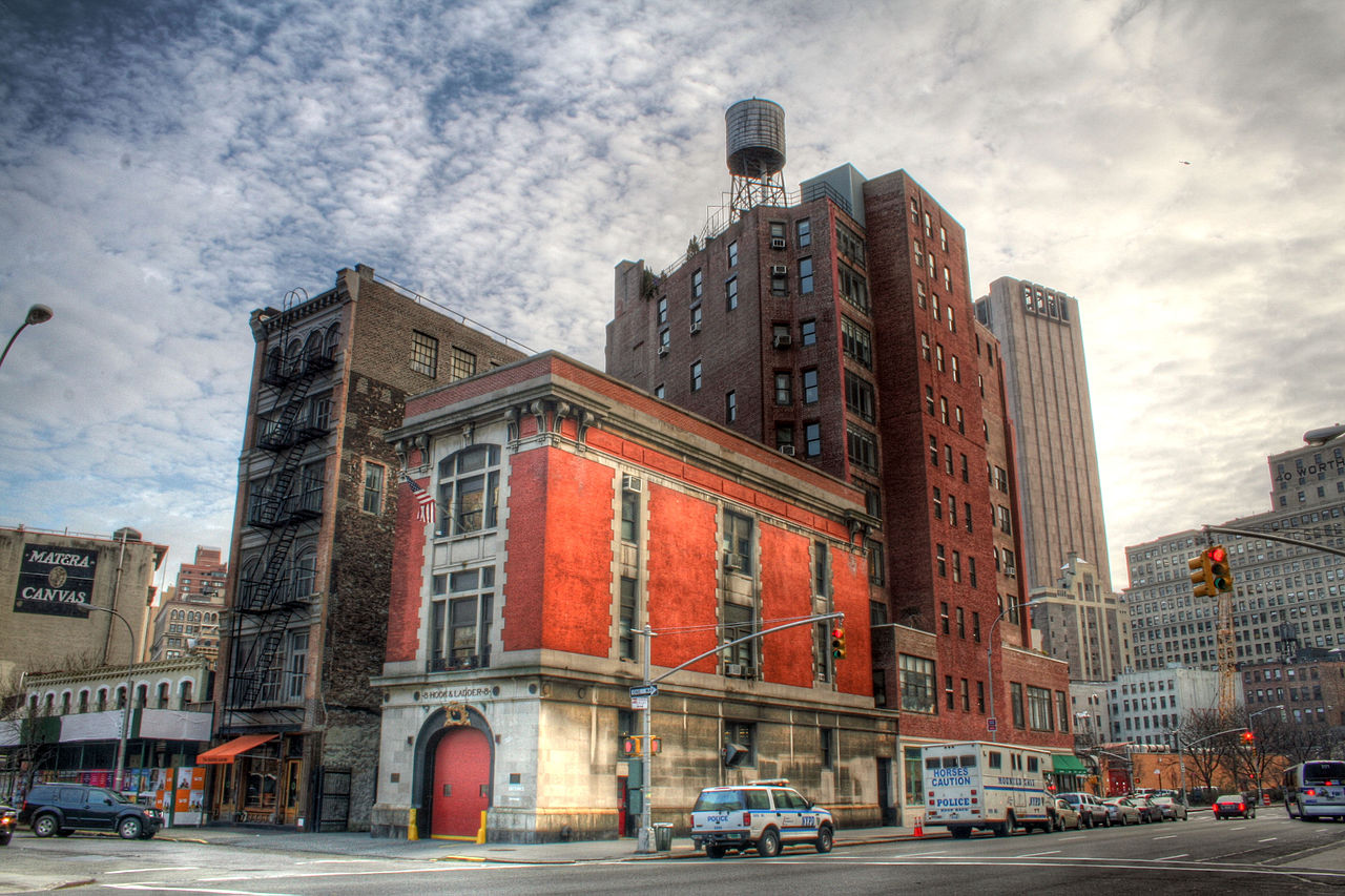 15556_1280px-Ghostbusters_Firehouse