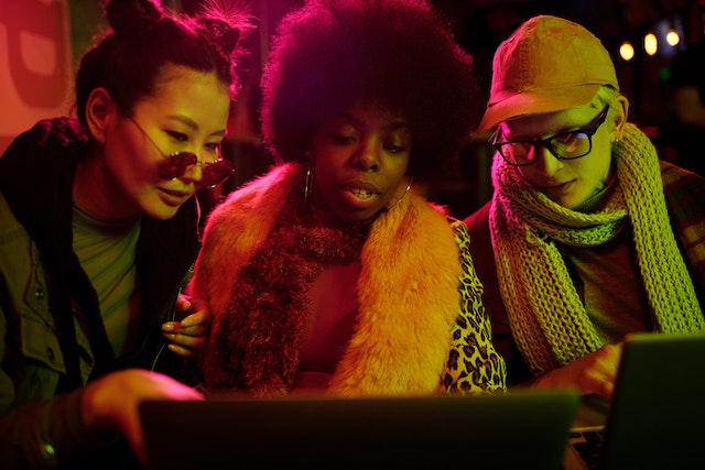 Three women Betting Online.